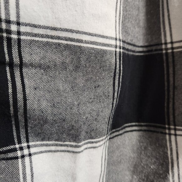Ava & Viv Black and White Cozy Flannel Plaid Button Down Shirt X - Picture 4 of 8